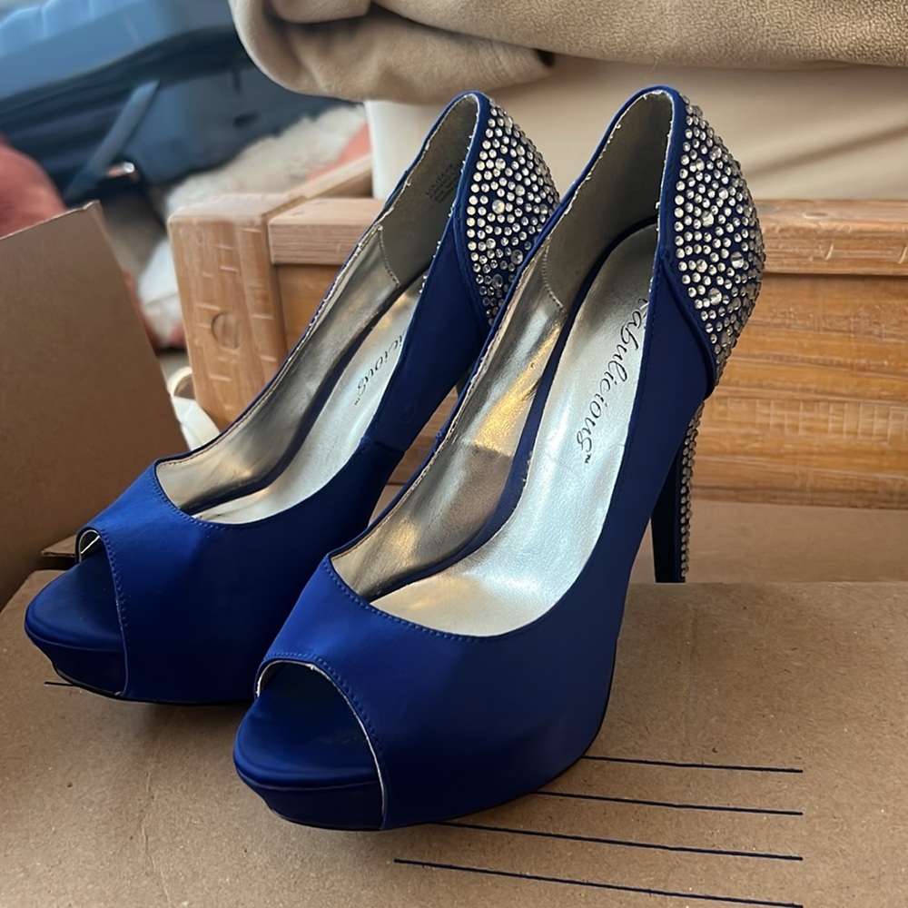 Heels - Picture 2 of 6